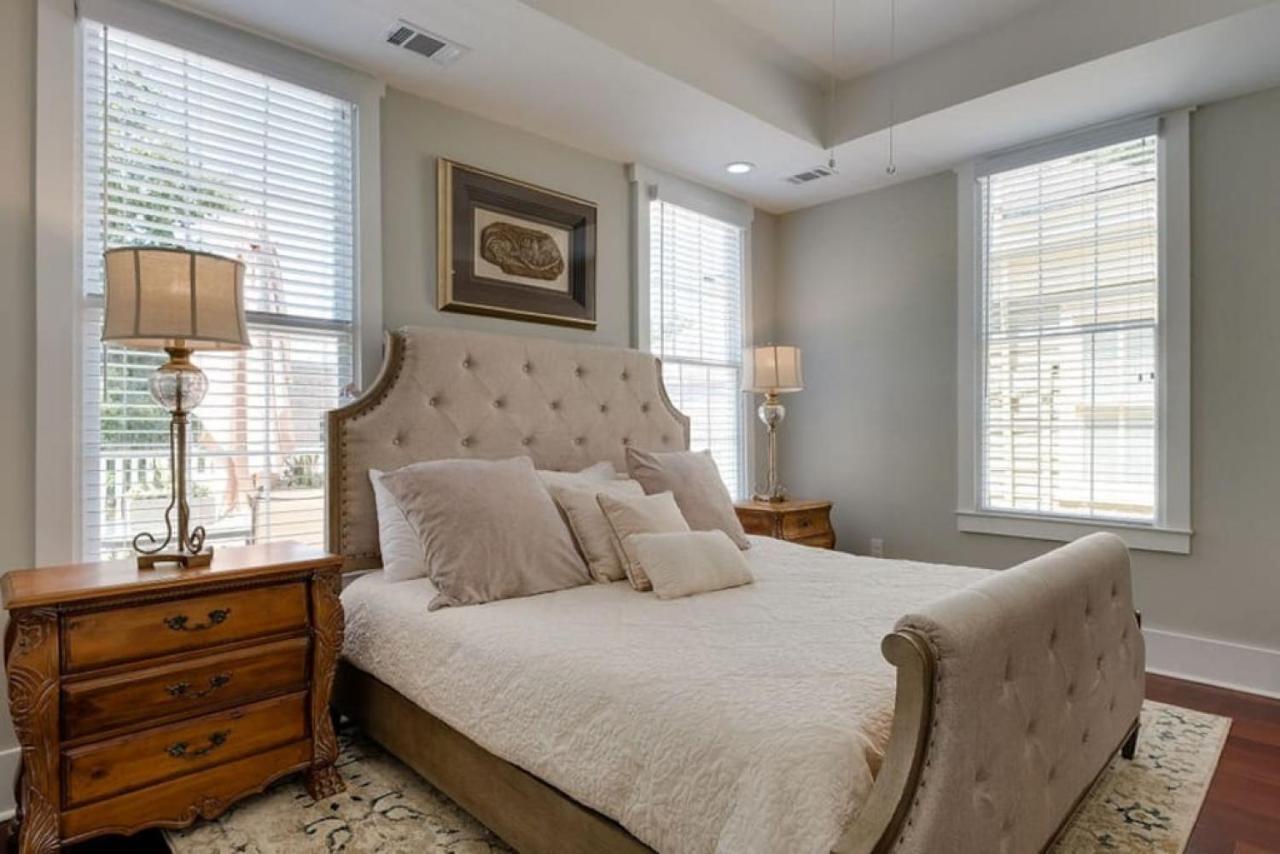 111 Waldburg Street Beautifully Renovated Historic 5 Bedroom 5 Bath Savannah Exterior photo